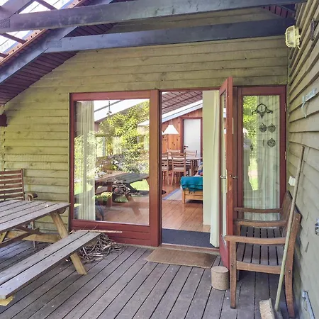 2 Bedroom Gorgeous In Dom wakacyjny